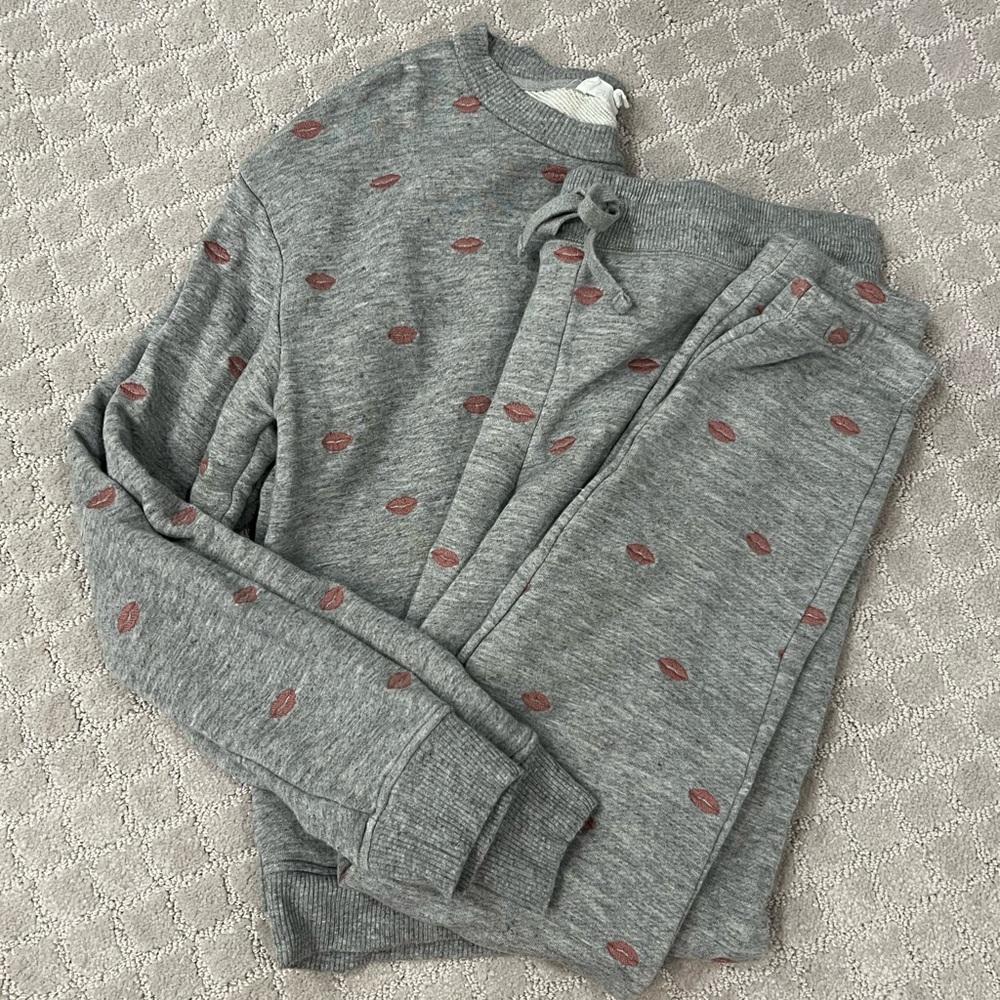 Splendid kisses sweat set size S/m